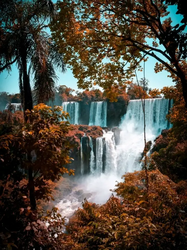 น้ำตกอีกวาซูที่น่าทึ่ง