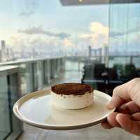 **"Spectacular Seascape and Culinary Delights at Renaissance Zhuhai Club Lounge"**