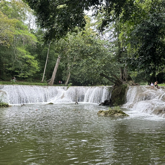 น้ำตกเจ็ดสาวน้อย จ.สระบุรี