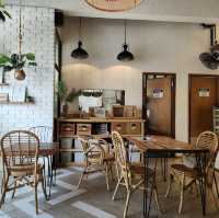 조용하고 한적한 코타키나발루 카페 Nook Cafe