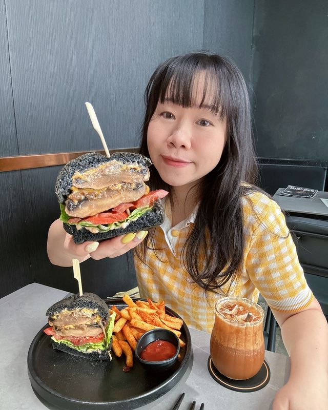 雙層大啡菇肉厚多汁素漢堡 