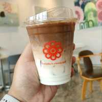 คาเฟ่และอาร์ตแกลอรี่ลับๆย่านลาดพร้าว 71