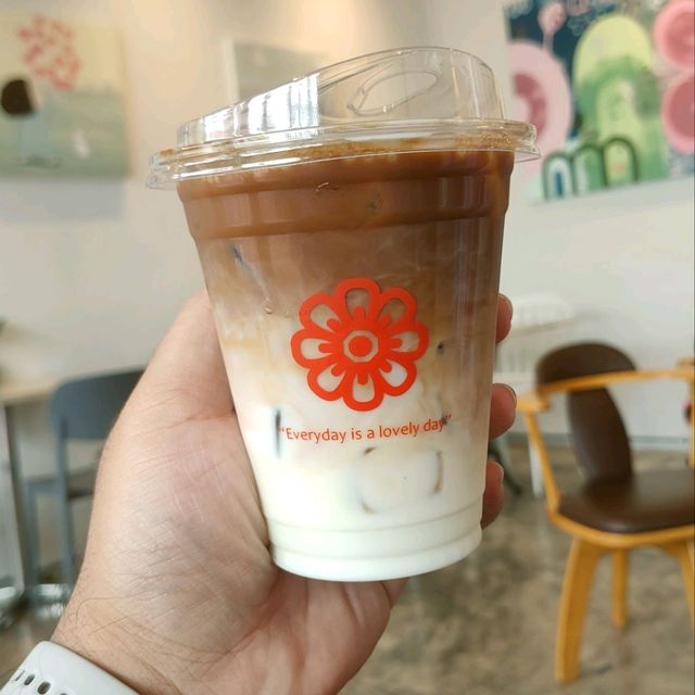 คาเฟ่และอาร์ตแกลอรี่ลับๆย่านลาดพร้าว 71