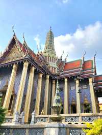กราบพระแก้วมรกตที่วัดพระแก้ว