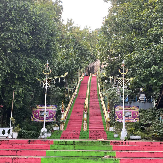 วัดพระพุทธบาทเขาสมอแคลง 