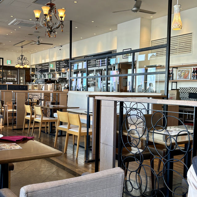 【兵庫・神戸】神戸港と牡蠣料理のマリアージュ「The Oyster Bar KOBE」