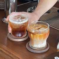 雑居ビルの屋上でひっそりオープンするカフェ"freind in hand"☕️ 