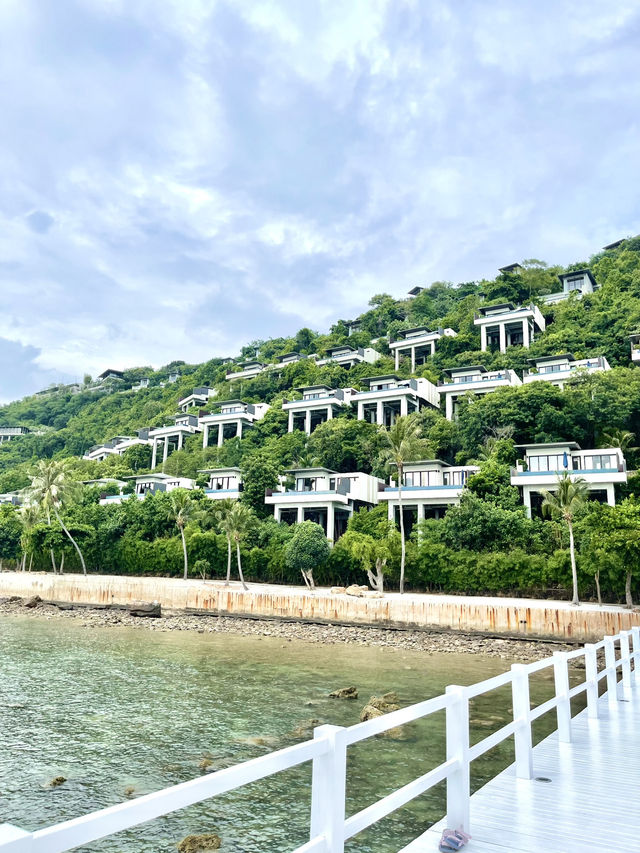 พักผ่อนพร้อมชมวิวทะเลที่ Conrad Koh Samui