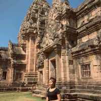 2สถานที่ท่องเที่ยวปราสาทเมืองต่ำ-ปราสาทเขาพนมรุ่ง