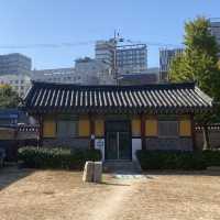 Dongmyo (Eastern Shrine) ความสงบเงียบในดงเมียว