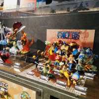 Exploring the Mugiwara Store in Tokyo Tower!
