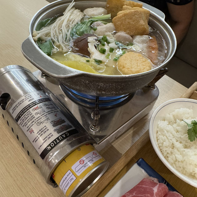 Holiday Vibes with Taiwanese Delights! 🍜