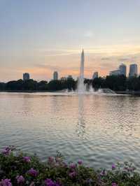 "城市綠洲：曼谷班嘉奇蒂公園的寧靜之美"