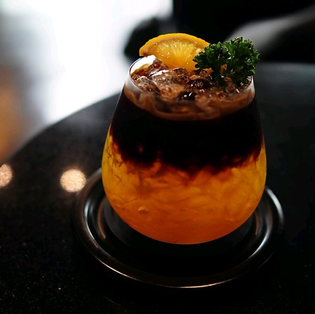 泰國清邁_BULOV Coffee_黑色工業咖啡店