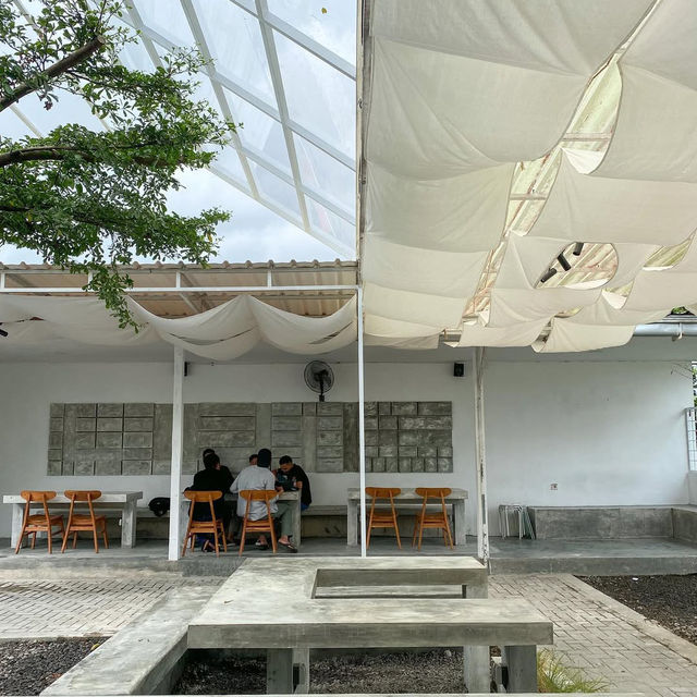 Menyambangi wajah baru Lumi Coffee