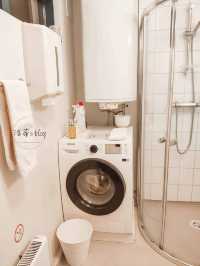 Litla-Hof Guesthouse在寬闊草原上的小木屋