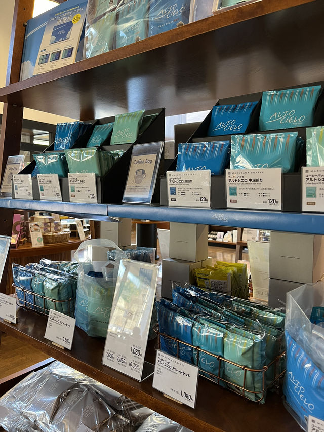 【小諸市🇯🇵】コーヒーの香り漂う店内で飲める淹れたて深煎りコーヒー☕️