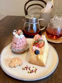 Charming Café with Delicious Sweets in Akebonobashi🌸