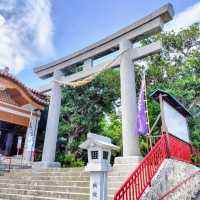 ☾︎沖縄☽︎ 海を見渡せる崖の上に立ってるような神社