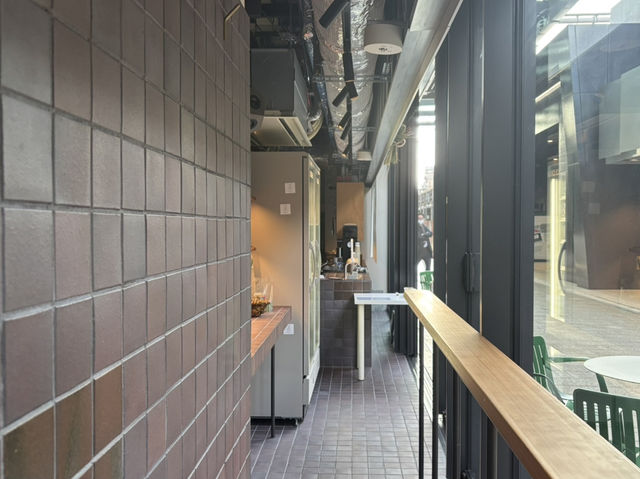 【大阪】梅田でNEWオープンしたスタンドのカフェ＆バーで新体験‼️