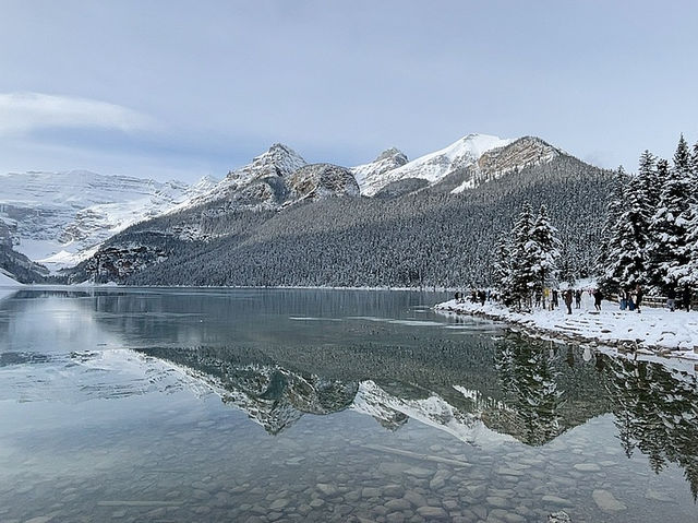 캐나다 밴프 여행중 설산이 물에 비춰 더 아름다웠던 Lake Louise!!