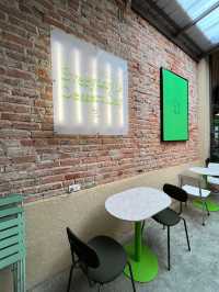 ชีวิตชีวา คาเฟ่ (ภูเก็ต)