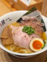 🍜 京都拉麵狂粉必吃清單！這次要帶大家去的是京都河原町附近的拉麵名店麵屋豬一