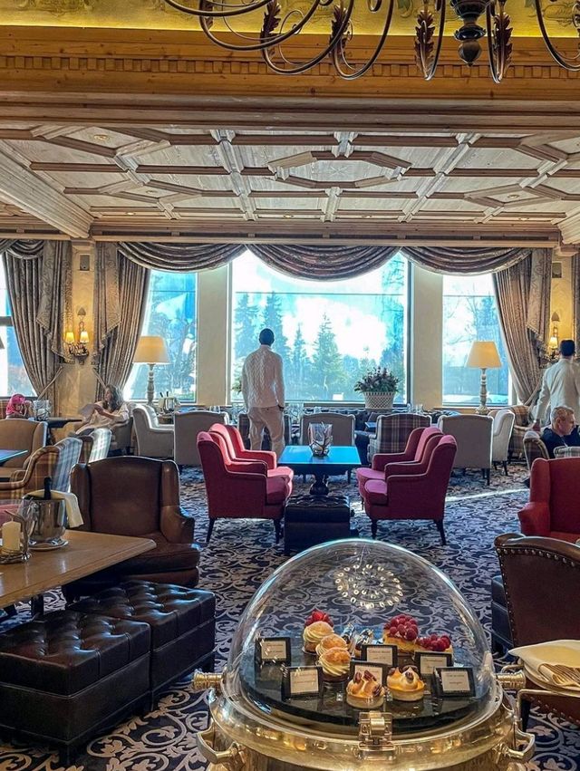 Gstaad: A Fairytale Winter Escape ❄️🏔️✨