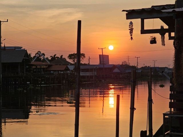 ก๋วยเตี๋ยวเรือบ้านล้อมสุข