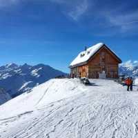 ❄️ Skiing in St. Moritz: A Snowy Paradise! ⛷️🏔️