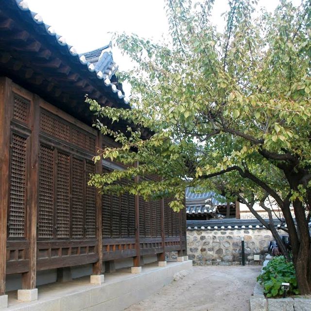 Namsangol Hanok Village (南山谷韓屋村)