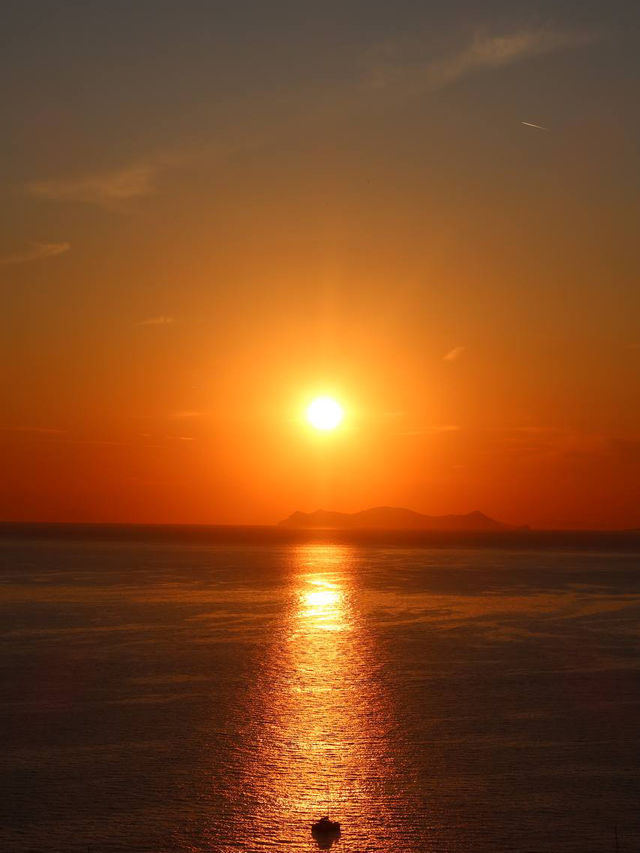 Sunset in Oia – A Magical Experience in Santorini! 🌅✨