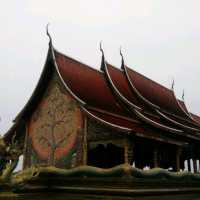 วัดสิรินธรวรารามภูพร้าว (วัดเรืองแสง)