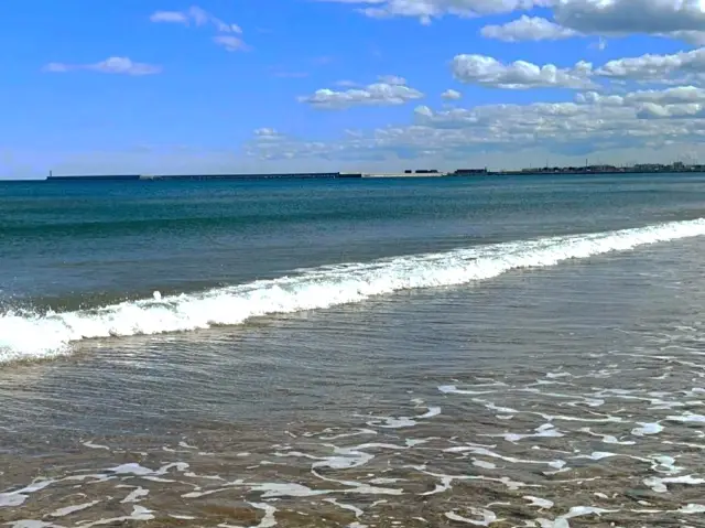 Valencia's Malva-rosa Beach is an excellent destination to enjoy the sun and the sea.
