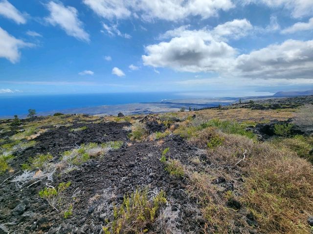 ハワイ島の壮大な火山ドライブ！チェーン・オブ・クレーターズ・ロードとホーレイシーアーチの絶景を巡る