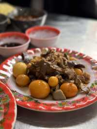會安Cơm Gà Bà Buội是古城裡的黃金雞飯傳奇