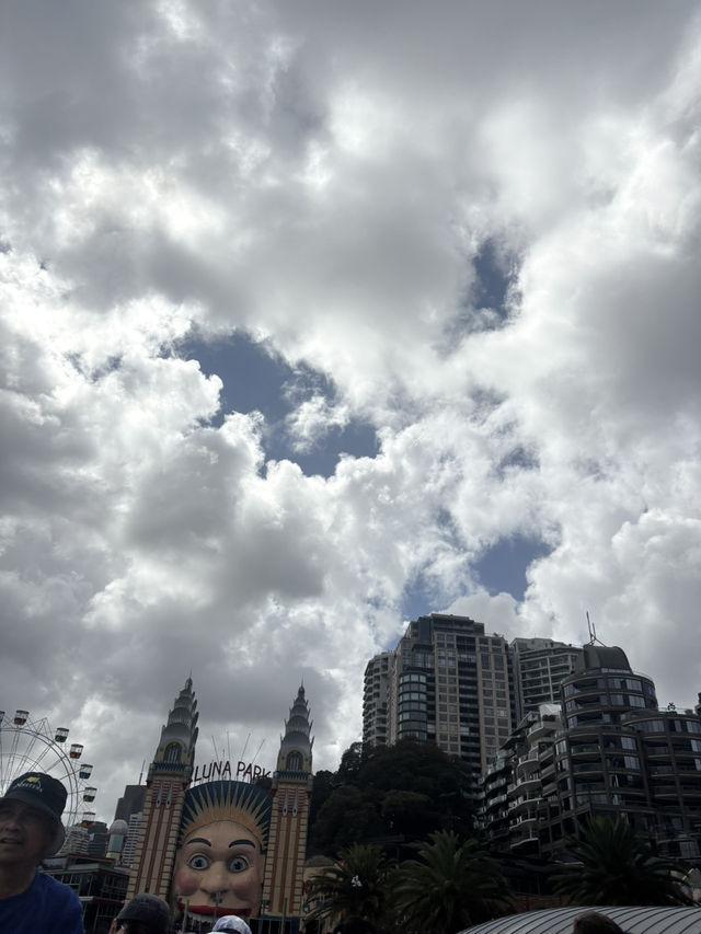 Breathtaking Sydney Harbour Bridge is a MUST VISIT!!