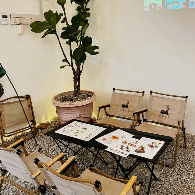 Laid-back Vibes at Hulu Cafe