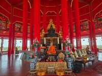 วัดเพชรสุวรรณเป็นวัดที่สวยงามแห่งหนึ่งใน เพชรบุรี