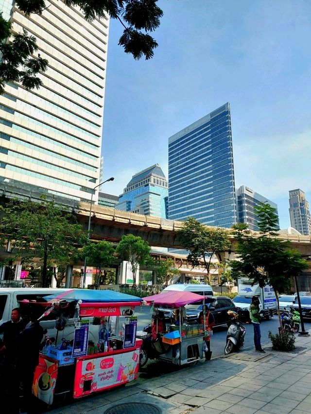 First Impressions of Sathon 🏙 – A Journey Begins in the Heart of Bangkok