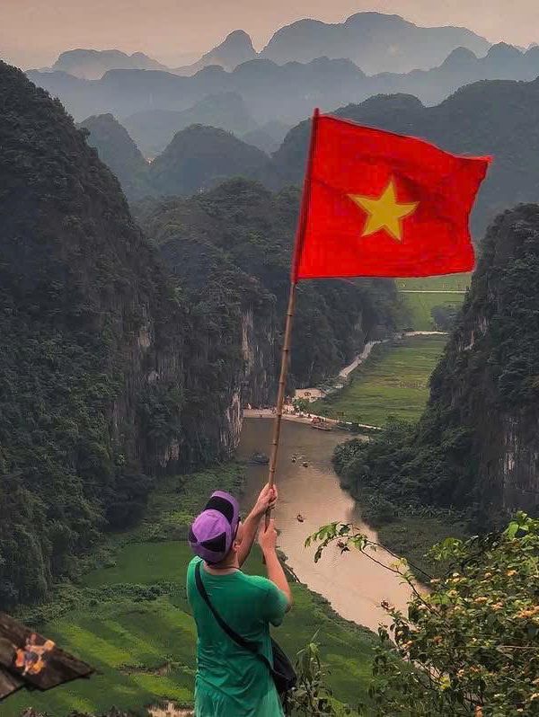 Du lịch HANG MÚA