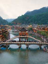 ชวนเที่ยวเฟิ่งหวงเมืองน้ำโบราณอายุ 400 ปี 