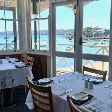 🇦🇺 海を眺めながら味わう名物の「フィッシュ＆チップス」 | Trip.com