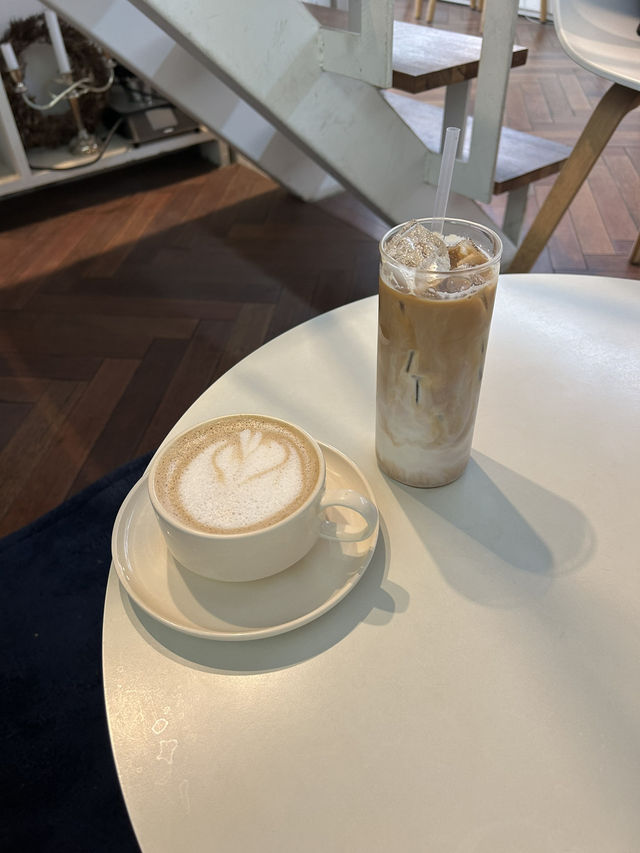 【韓国/合井】白い外観とライラック🌸が魅力的💗ソウルで1番お気に入りcafe💗