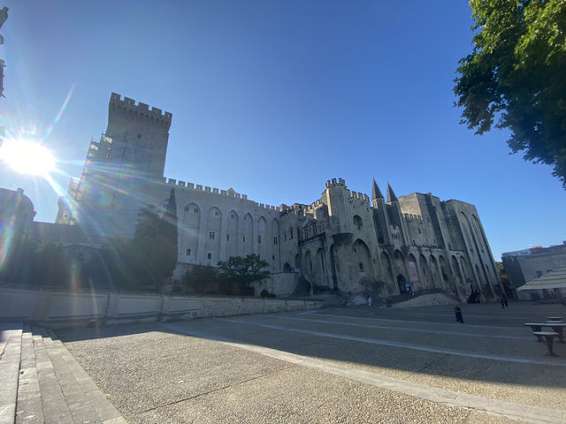 Avignon เมืองโบราณฝรั่งเศสตอนใต้ 