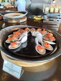  曼谷｜甜點控注意！7款精緻甜點＋驚喜越南春捲，Lebua Tower Club Lounge 下午茶太值得衝一波啦🍰🥢