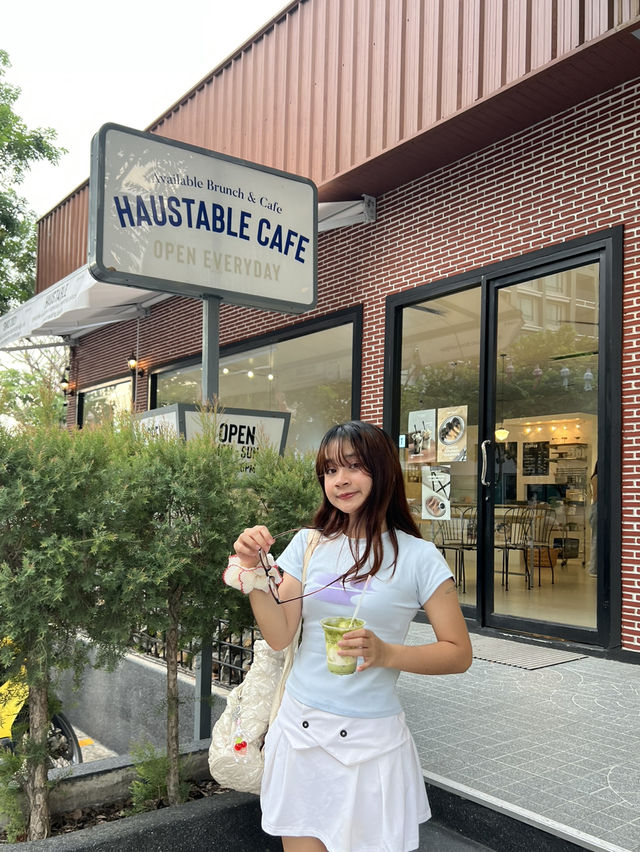 Haustable Cafe