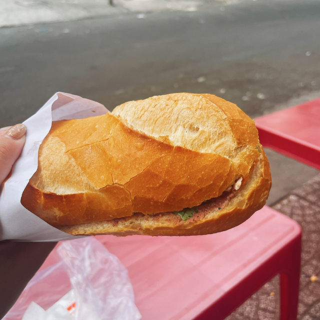 せっかくホーチミン来たならHONG HOAのバインミー食べてみて！