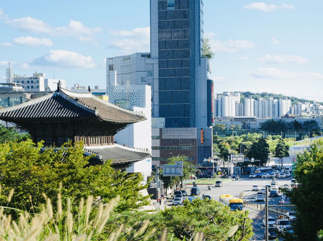 Heunginjimun Park: by the City Wall