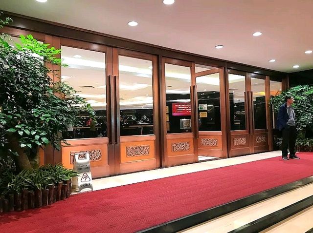 "Landmark Canton Hotel: Riverside Elegance in Guangzhou's Historic Heart"